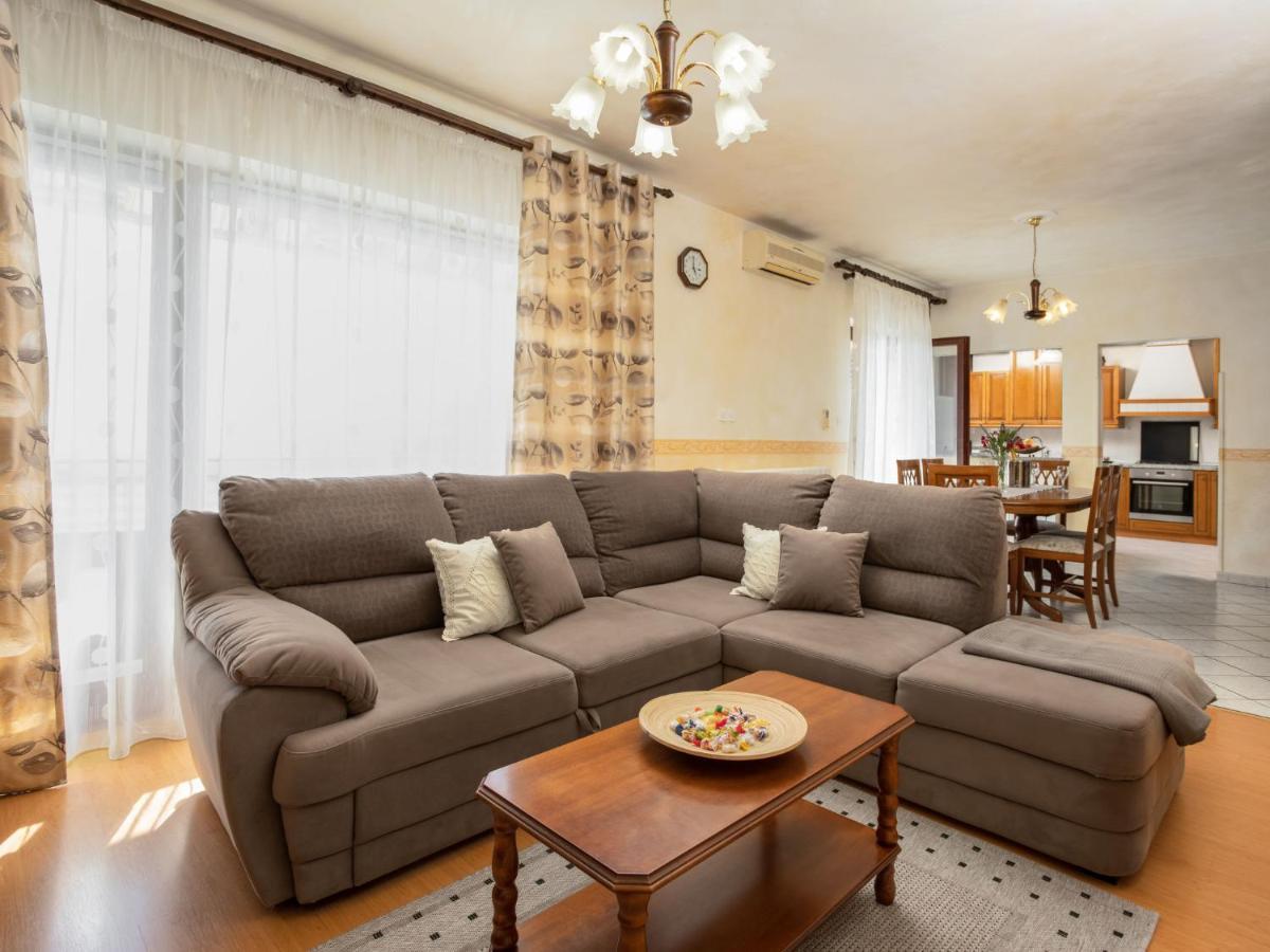 Holiday Home Legovic By Interhome Каштелир Экстерьер фото